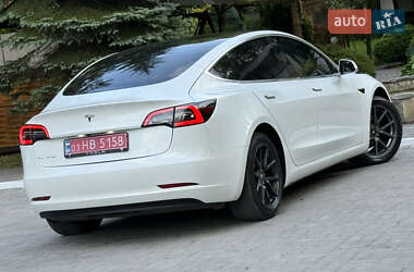 Седан Tesla Model 3 2020 в 
