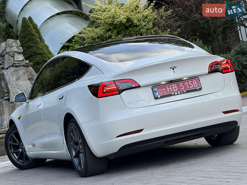 Седан Tesla Model 3 2020 в Дрогобыче