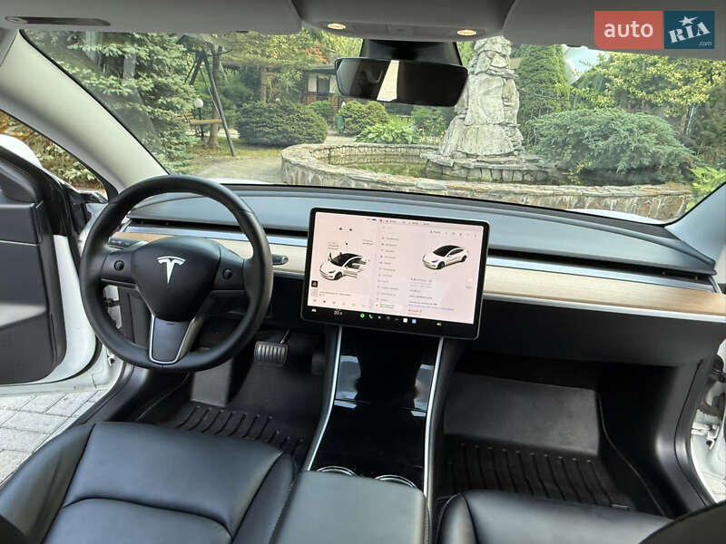 Седан Tesla Model 3 2020 в Дрогобыче