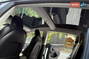 Седан Tesla Model 3 2020 в 