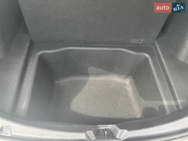 Седан Tesla Model 3 2022 в Стрые