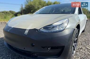 Седан Tesla Model 3 2018 в 