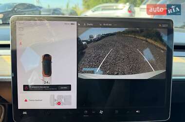 Седан Tesla Model 3 2018 в 