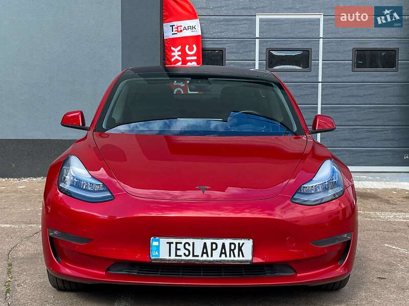 Седан Tesla Model 3 2018 в Києві