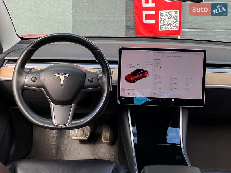 Седан Tesla Model 3 2018 в Києві