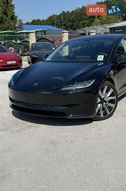 Седан Tesla Model 3 2024 в 