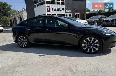 Седан Tesla Model 3 2024 в 