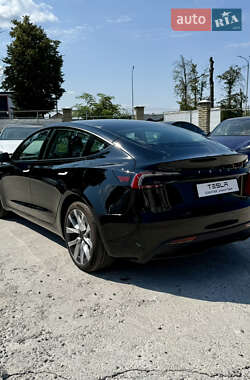 Седан Tesla Model 3 2024 в 