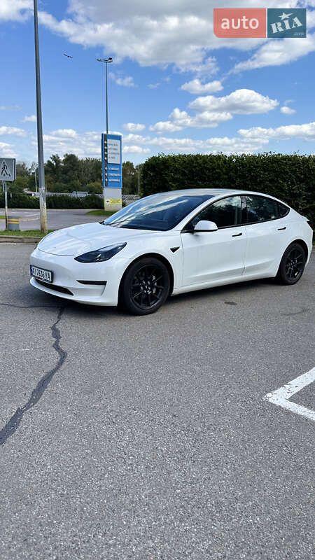 Седан Tesla Model 3 2023 в Киеве фото 4 Седан Tesla Model 3 2023 в Киеве
