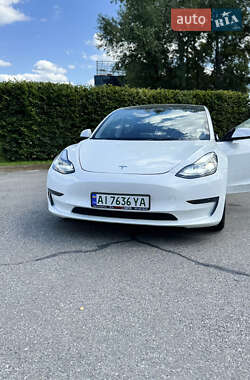 Седан Tesla Model 3 2023 в 
