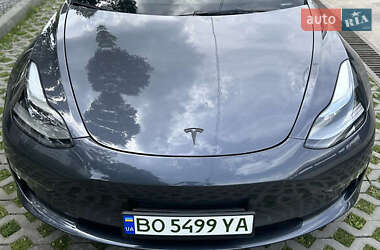 Седан Tesla Model 3 2022 в 