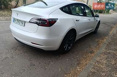 Седан Tesla Model 3 2021 в 
