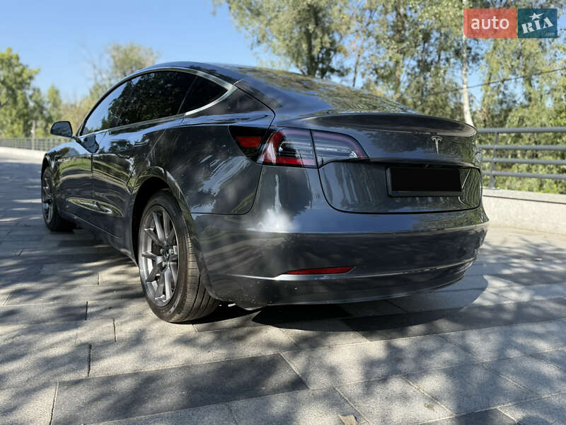 Седан Tesla Model 3 2019 в Днепре