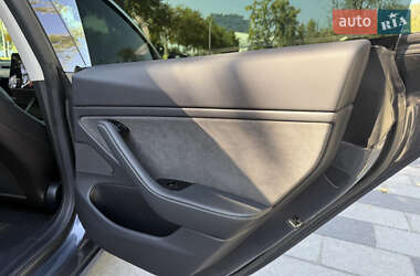 Седан Tesla Model 3 2019 в 