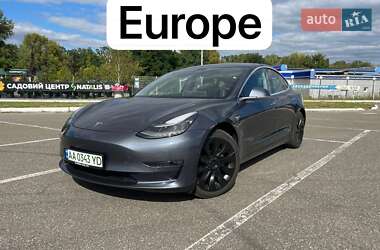 Седан Tesla Model 3 2019 в Киеве