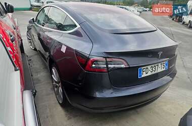 Седан Tesla Model 3 2019 в 