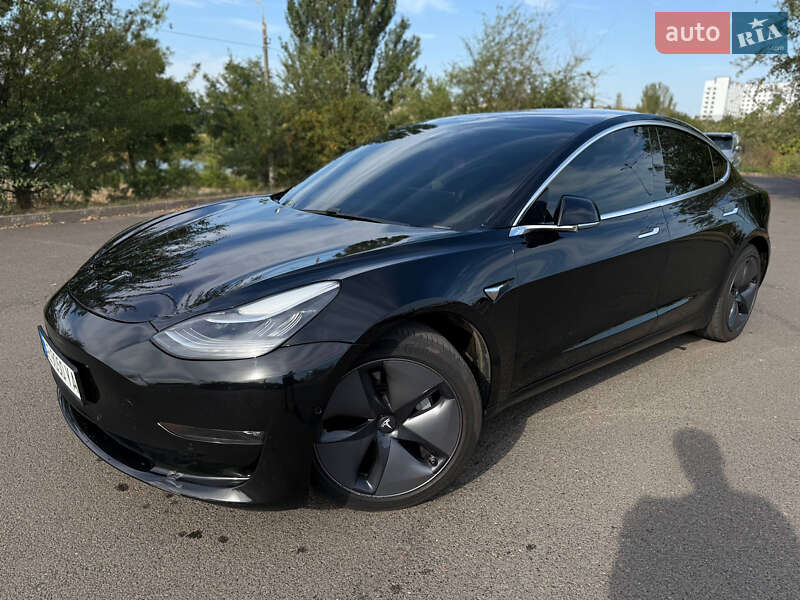 Седан Tesla Model 3 2019 в Кривому Розі