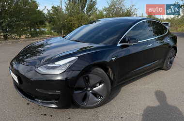 Седан Tesla Model 3 2019 в 