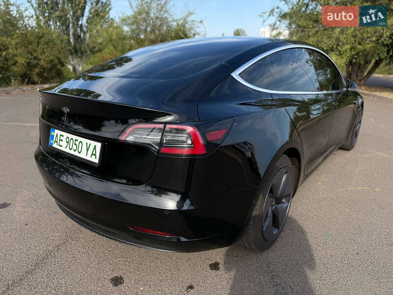 Седан Tesla Model 3 2019 в Кривому Розі