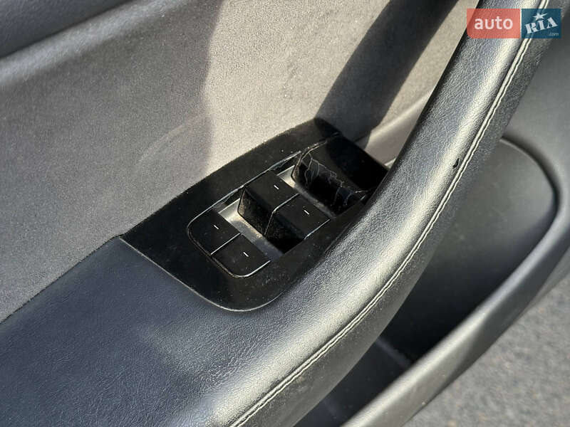 Седан Tesla Model 3 2019 в Кривому Розі