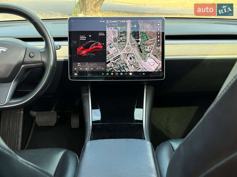 Седан Tesla Model 3 2019 в Кривому Розі