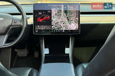 Седан Tesla Model 3 2019 в 