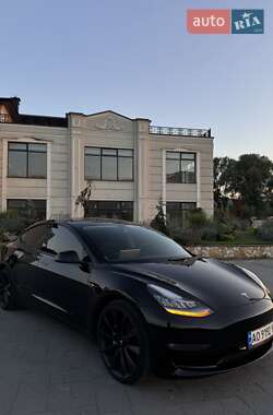 Седан Tesla Model 3 2020 в Хусте