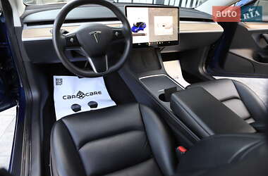 Седан Tesla Model 3 2022 в 