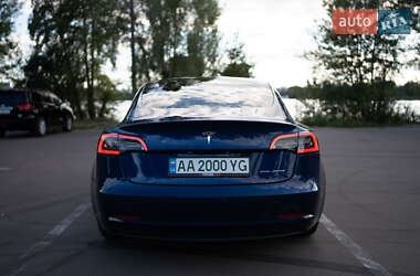 Седан Tesla Model 3 2019 в 