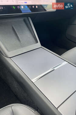 Седан Tesla Model 3 2024 в 