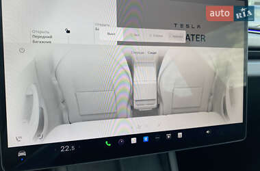 Седан Tesla Model 3 2024 в 