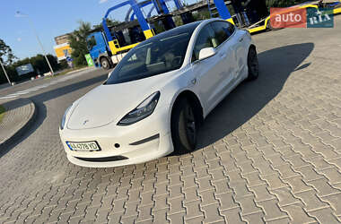 Седан Tesla Model 3 2020 в Києві