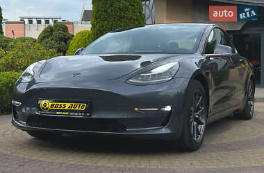 Седан Tesla Model 3 2019 в 