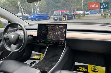 Седан Tesla Model 3 2019 в 