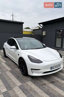 Седан Tesla Model 3 2021 в Львове