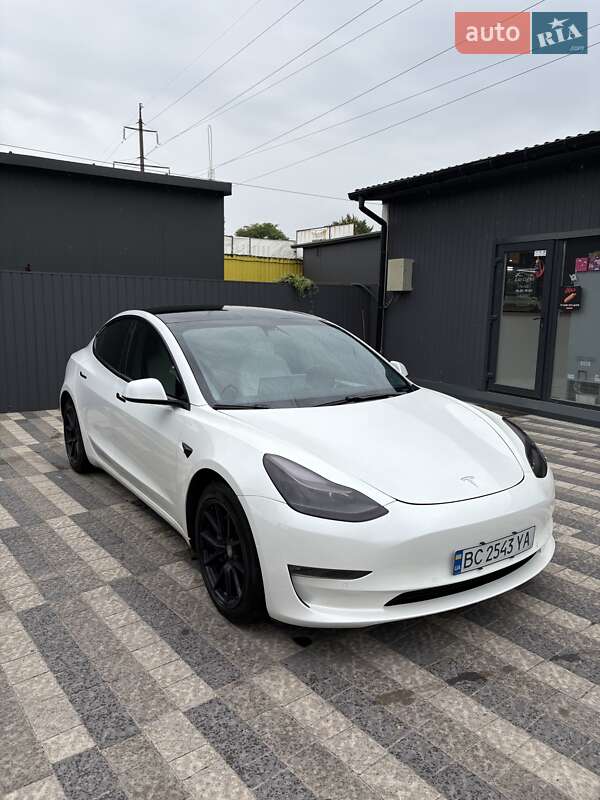 Tesla Model 3 2021
