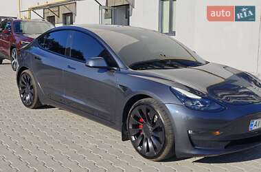 Седан Tesla Model 3 2023 в 