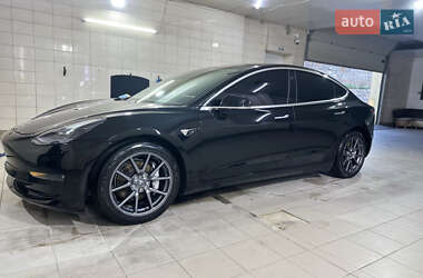 Седан Tesla Model 3 2018 в 