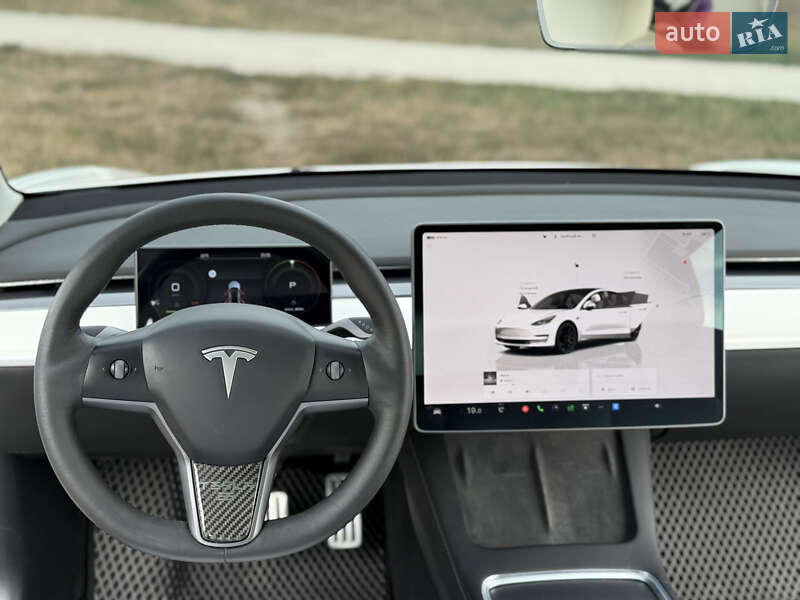 Седан Tesla Model 3 2022 в Кропивницком