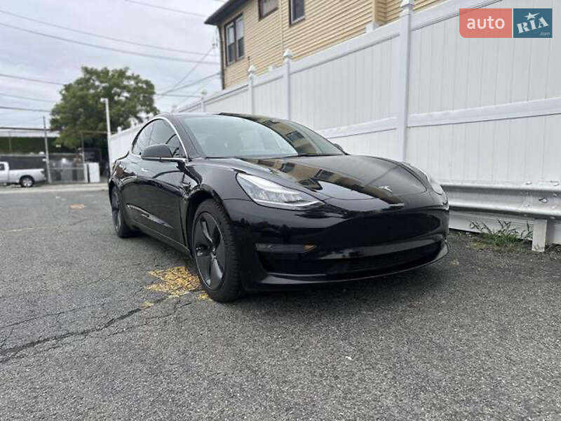 Седан Tesla Model 3 2019 в 