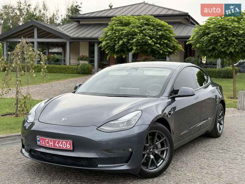 Tesla Model 3 2022
