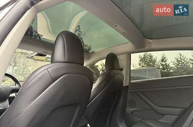 Седан Tesla Model 3 2022 в 