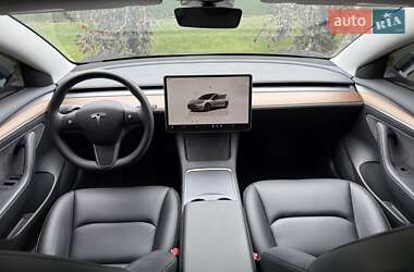 Седан Tesla Model 3 2022 в 