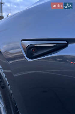 Седан Tesla Model 3 2024 в 