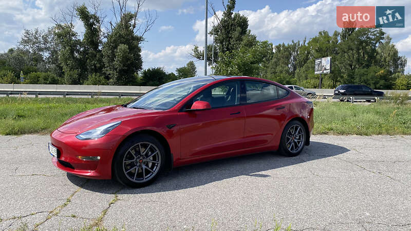 Седан Tesla Model 3 2022 в Києві