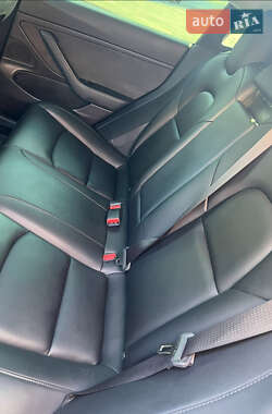 Седан Tesla Model 3 2019 в 