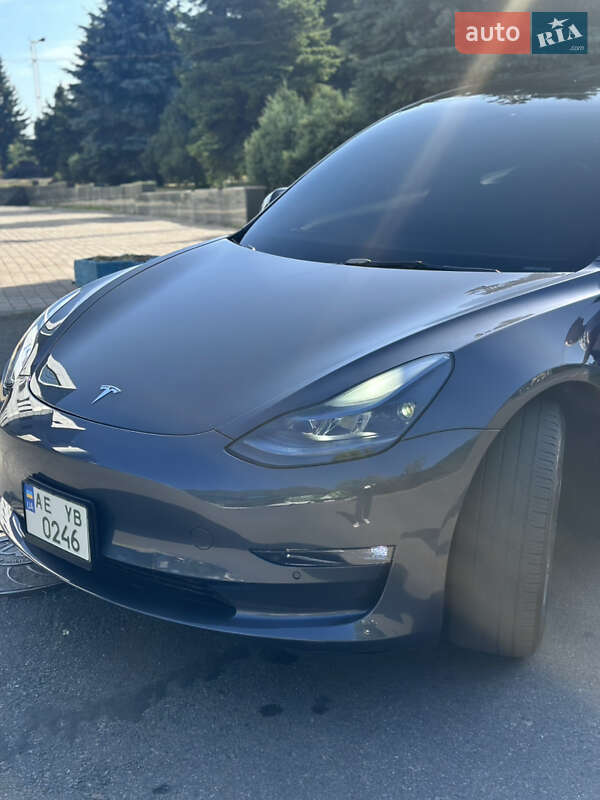 Седан Tesla Model 3 2022 в Днепре