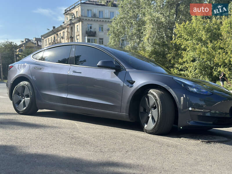 Седан Tesla Model 3 2022 в Днепре