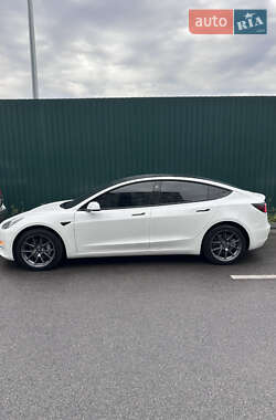 Седан Tesla Model 3 2022 в Києві