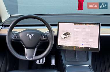 Седан Tesla Model 3 2022 в 